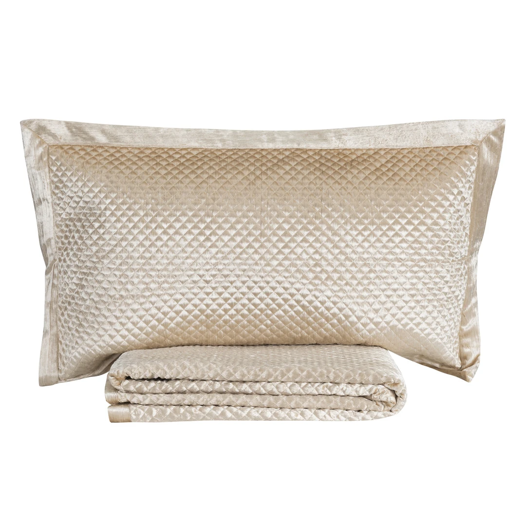 Cloud9d BEDDING Amani Gold Quilt Set (2 Sizes)