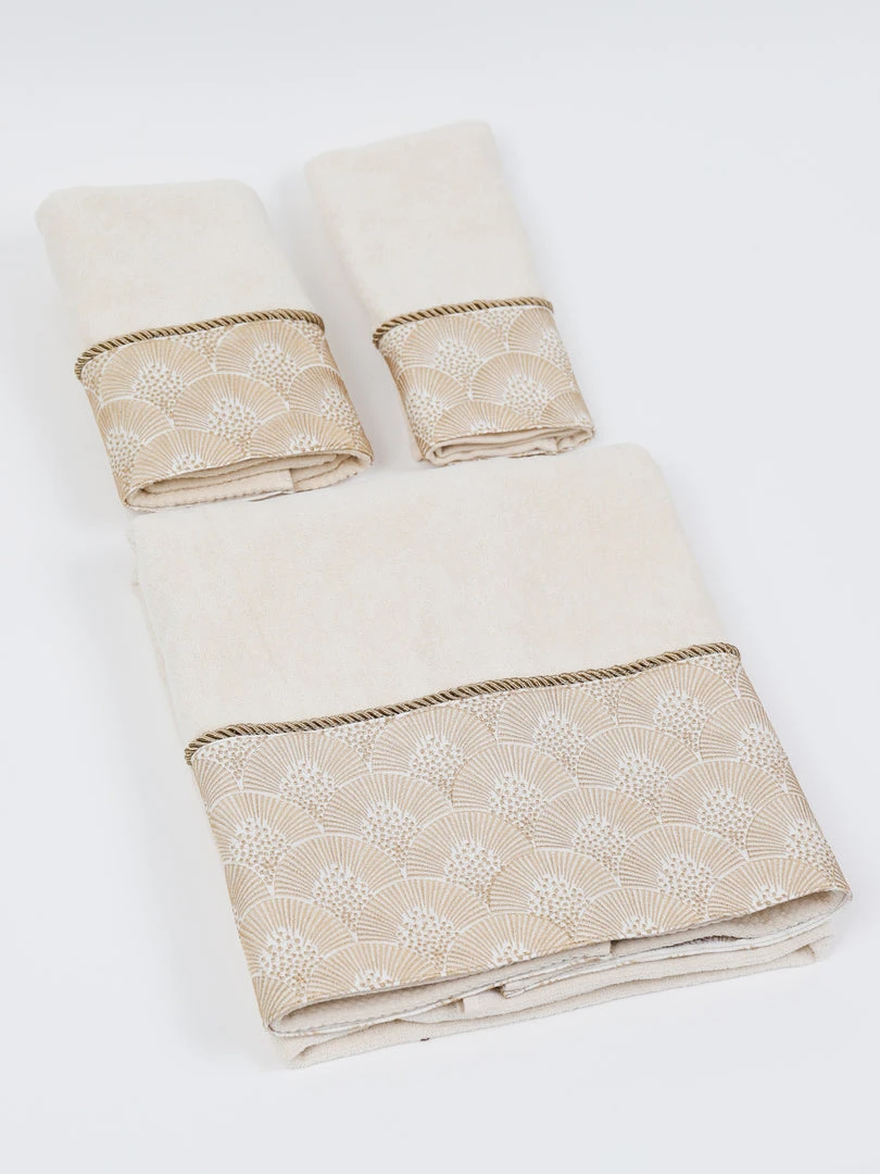 Inspire Me! Home Decor Decorative Shell Towel (2 Colors, 3 Styles)