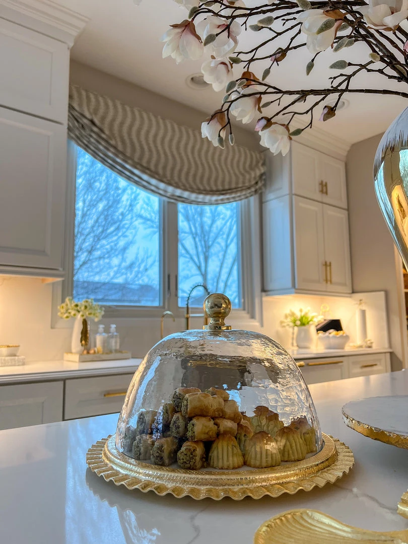 Inspire Me! Home Decor Gold Cake Dome With Ripple Edge (2 Colors)