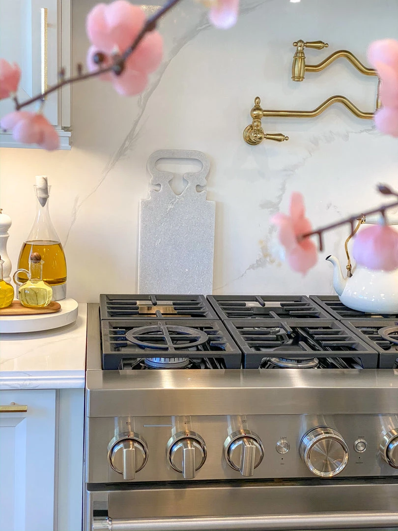 Inspire Me! Home Decor KITCHEN Intricate Detail Marble Scroll Tray